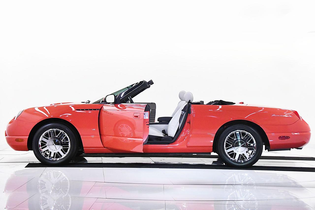 2003 Ford Thunderbird 007 Bond Edition