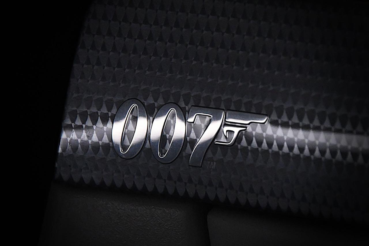 2003 Ford Thunderbird 007 Bond Edition