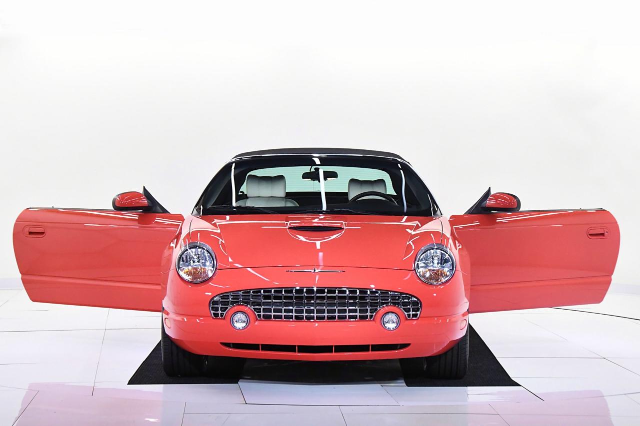 2003 Ford Thunderbird 007 Bond Edition