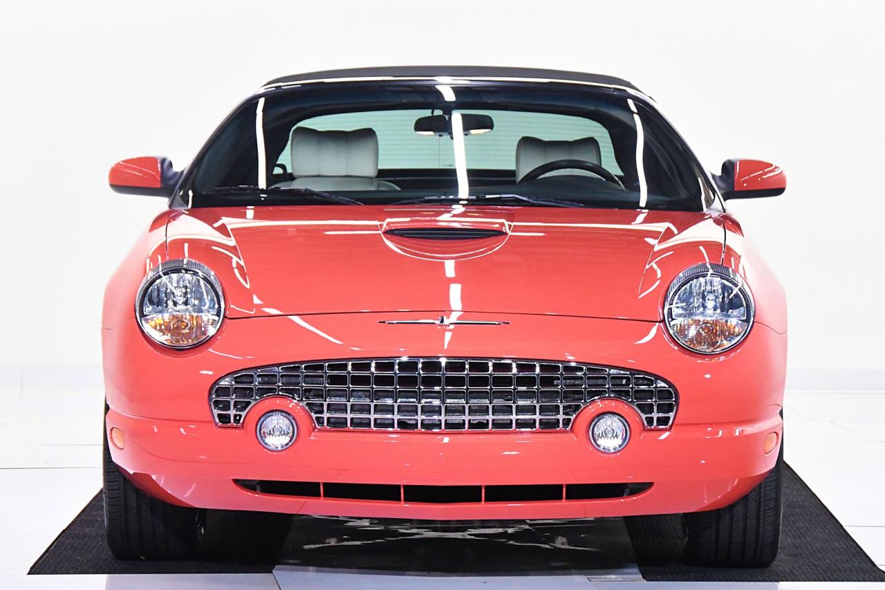 2003 Ford Thunderbird 007 Bond Edition