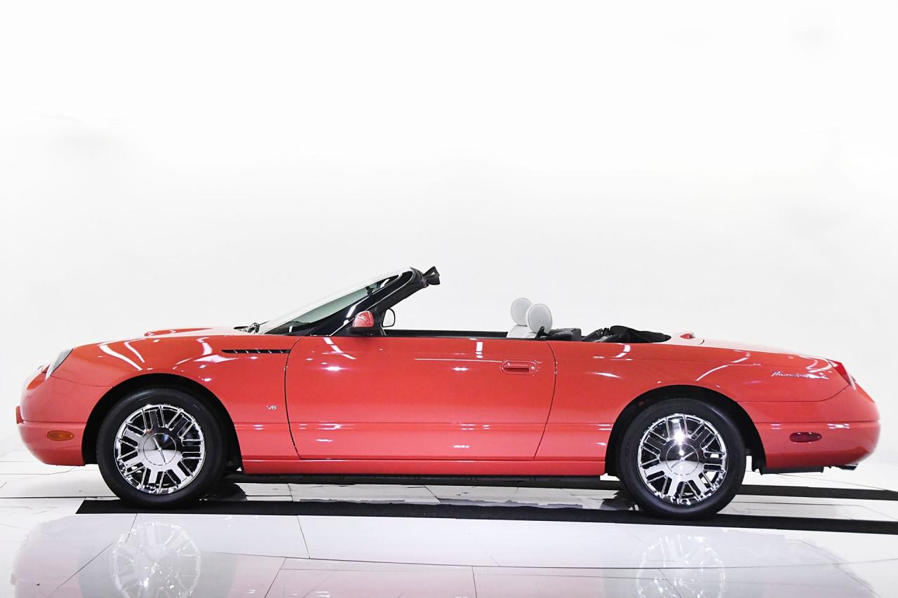 2003 Ford Thunderbird 007 Bond Edition