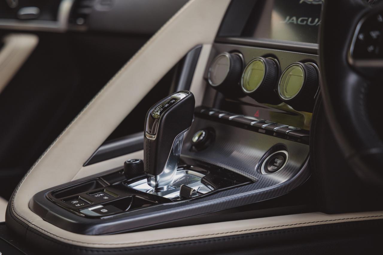 2018 Jaguar F-Type R-Dynamic Coup&eacute; (3.0-litre)