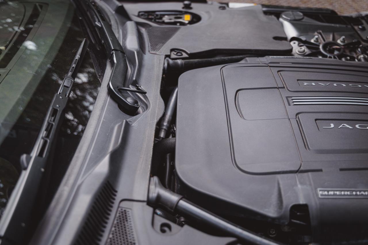 2018 Jaguar F-Type R-Dynamic Coup&eacute; (3.0-litre)