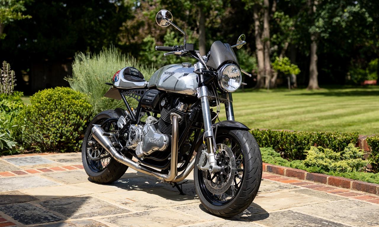 2019 NORTON Dominator Street