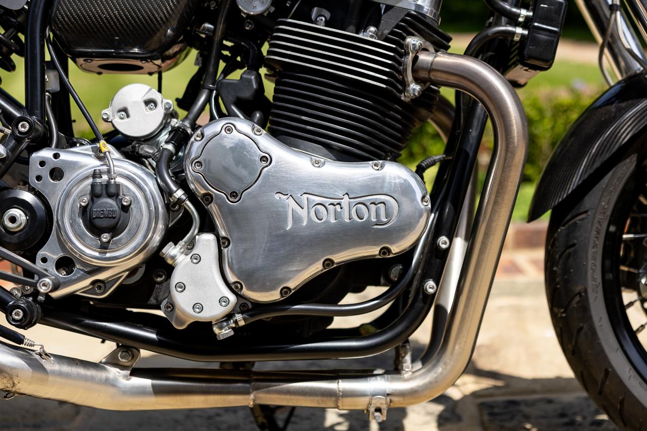 2019 NORTON Dominator Street