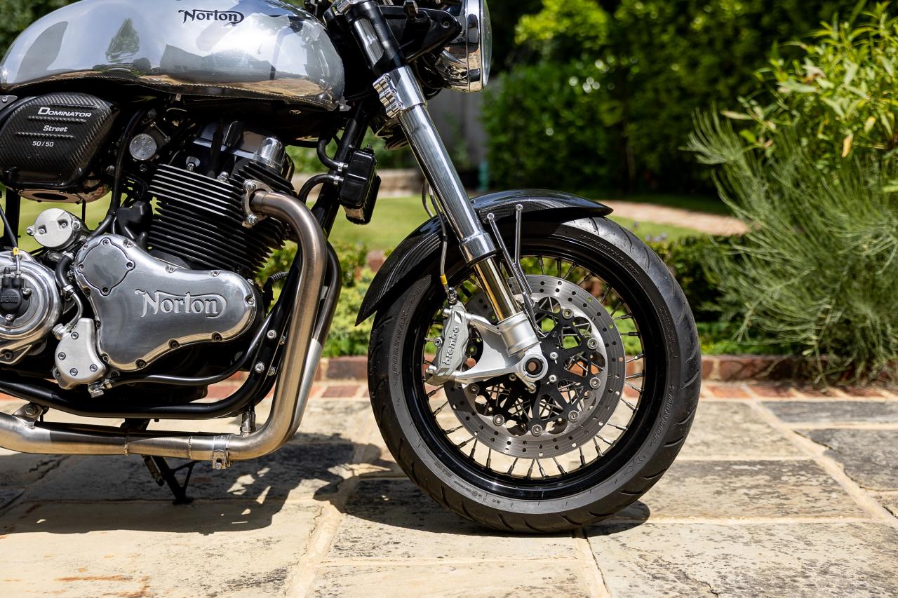 2019 NORTON Dominator Street