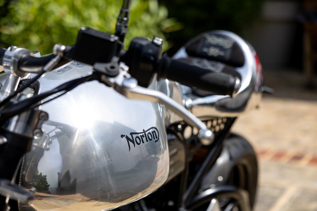 2019 NORTON Dominator Street