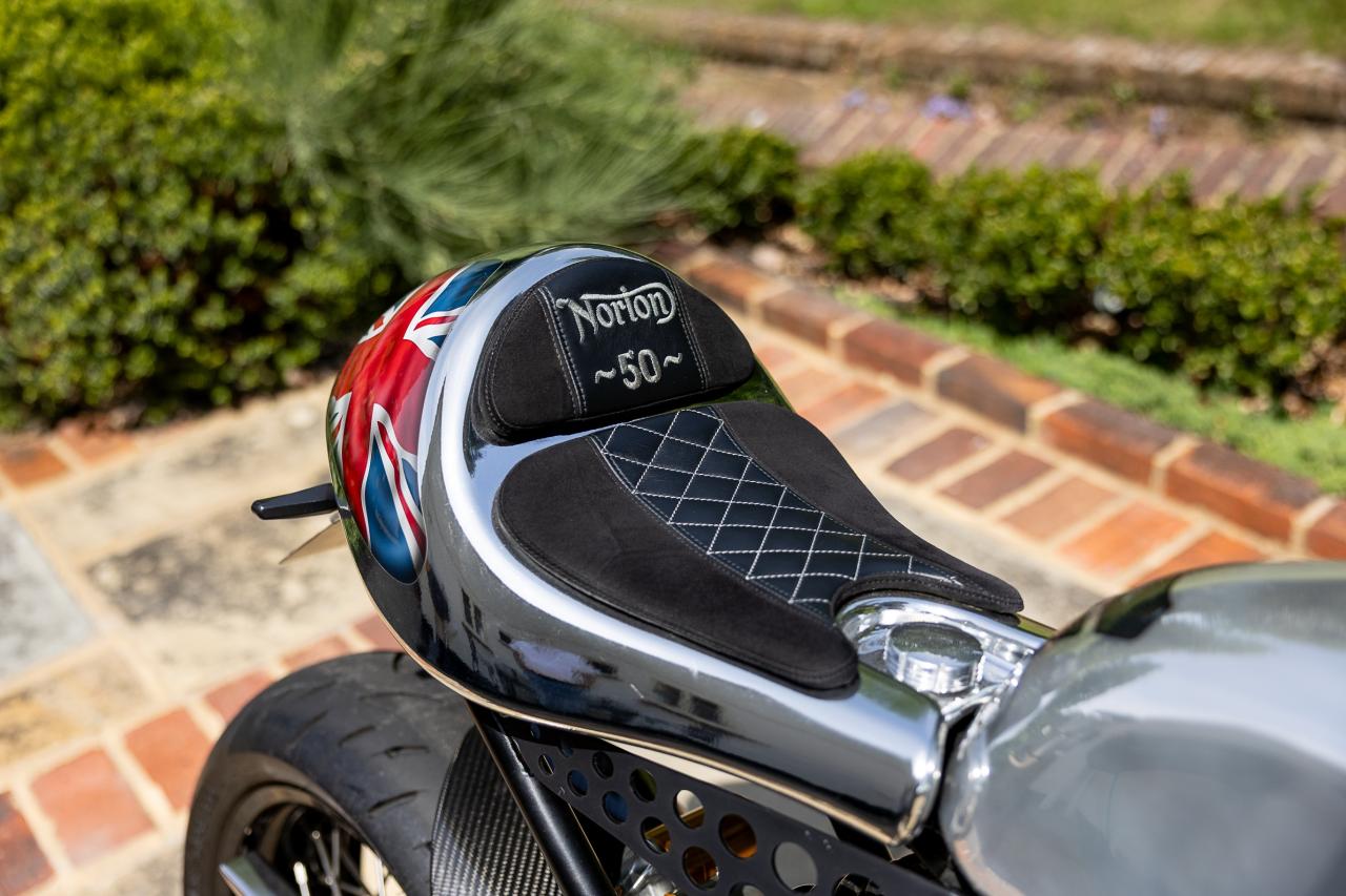 2019 NORTON Dominator Street