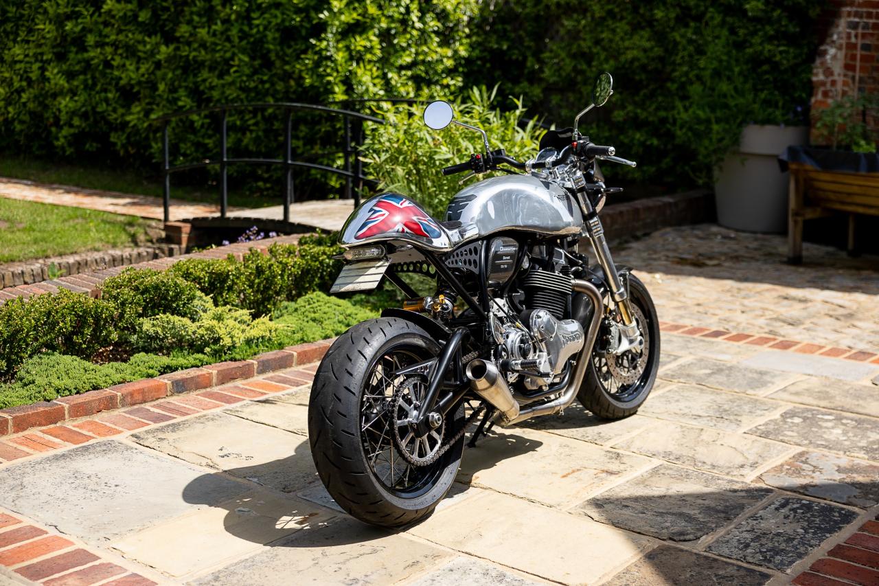2019 NORTON Dominator Street