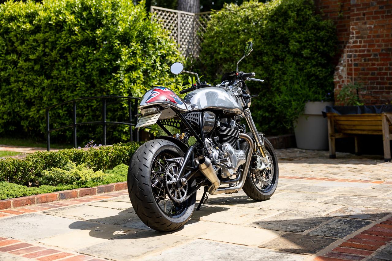 2019 NORTON Dominator Street