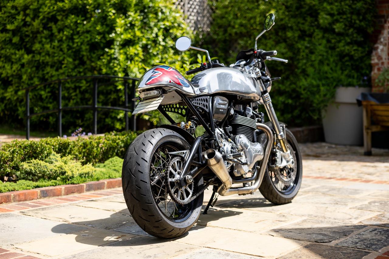 2019 NORTON Dominator Street