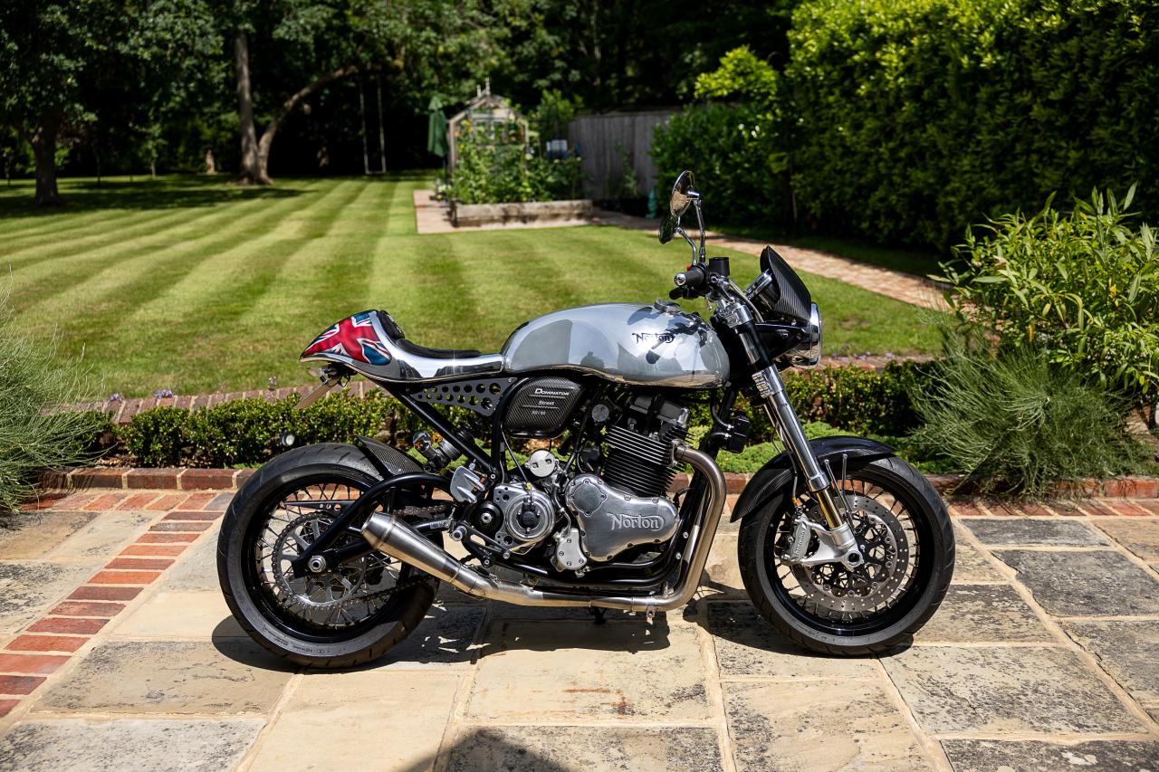 2019 NORTON Dominator Street