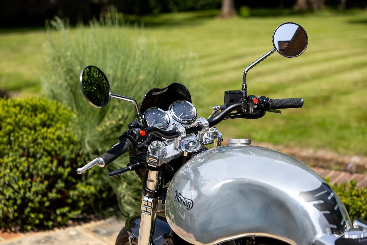 2019 NORTON Dominator Street