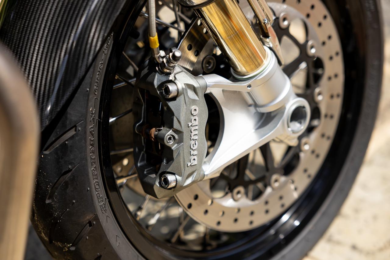 2019 NORTON Dominator Street