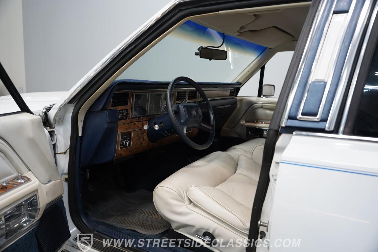 1985 Lincoln Town Car Signature Series