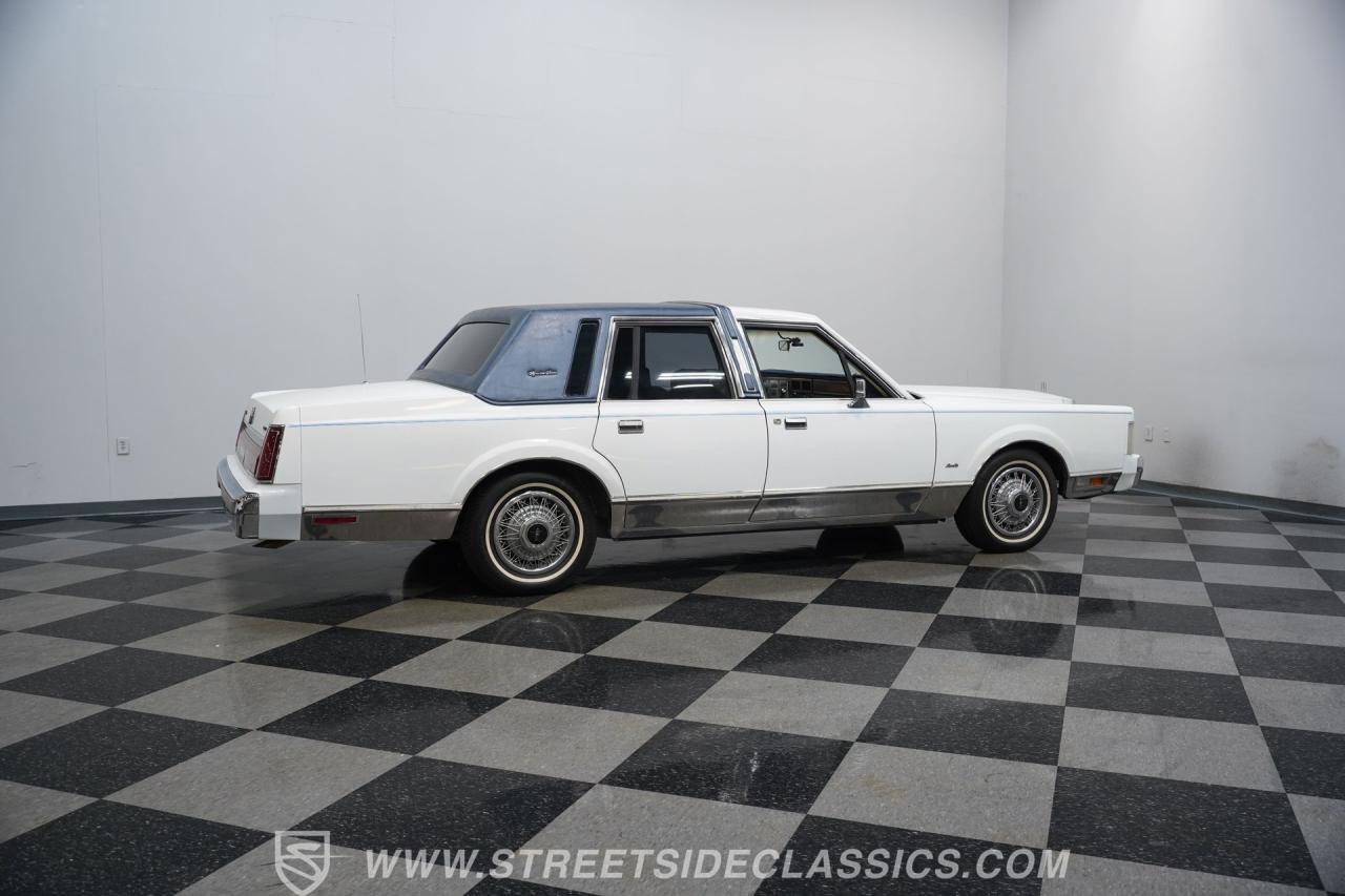 1985 Lincoln Town Car Signature Series