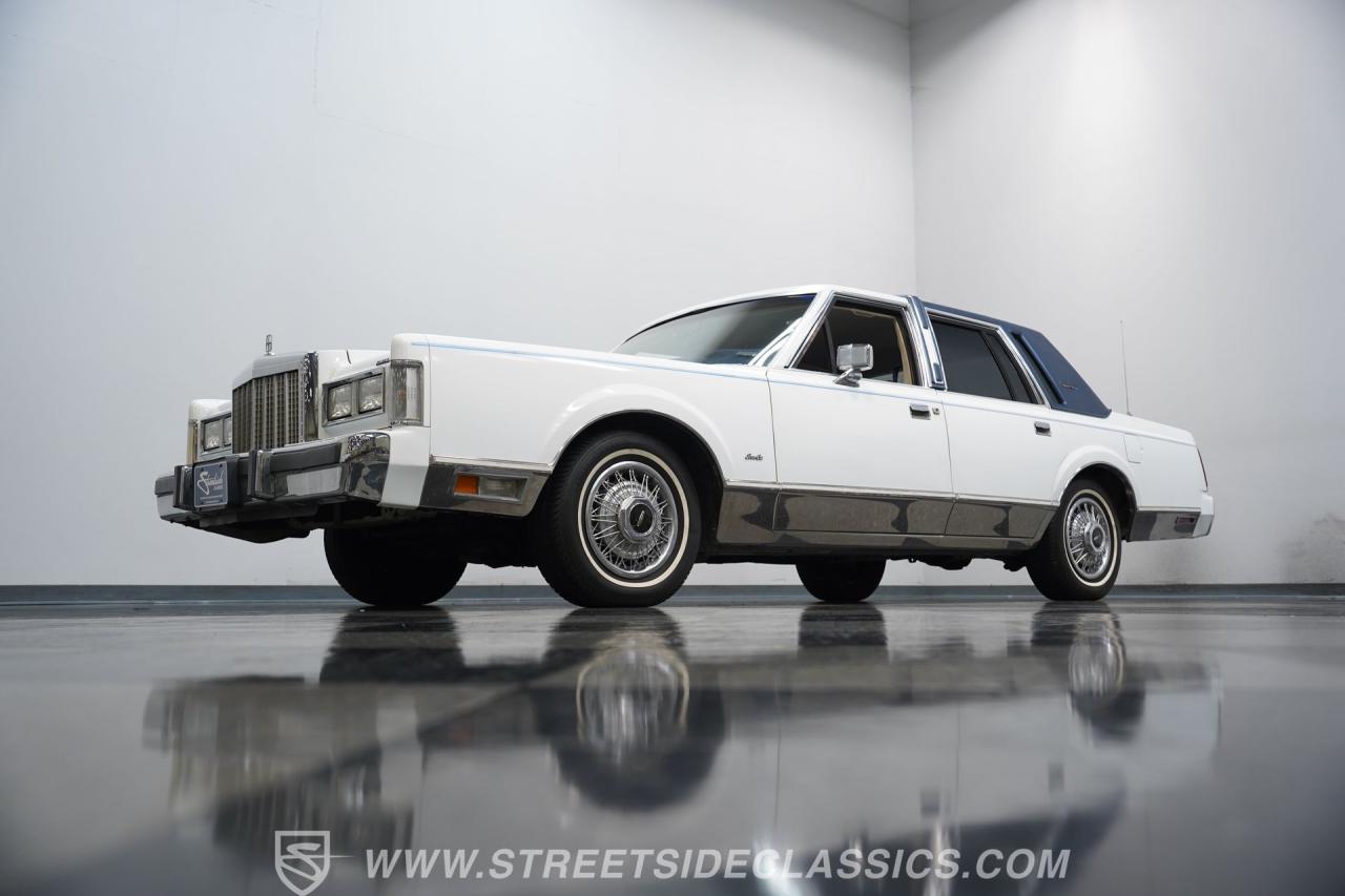 1985 Lincoln Town Car Signature Series