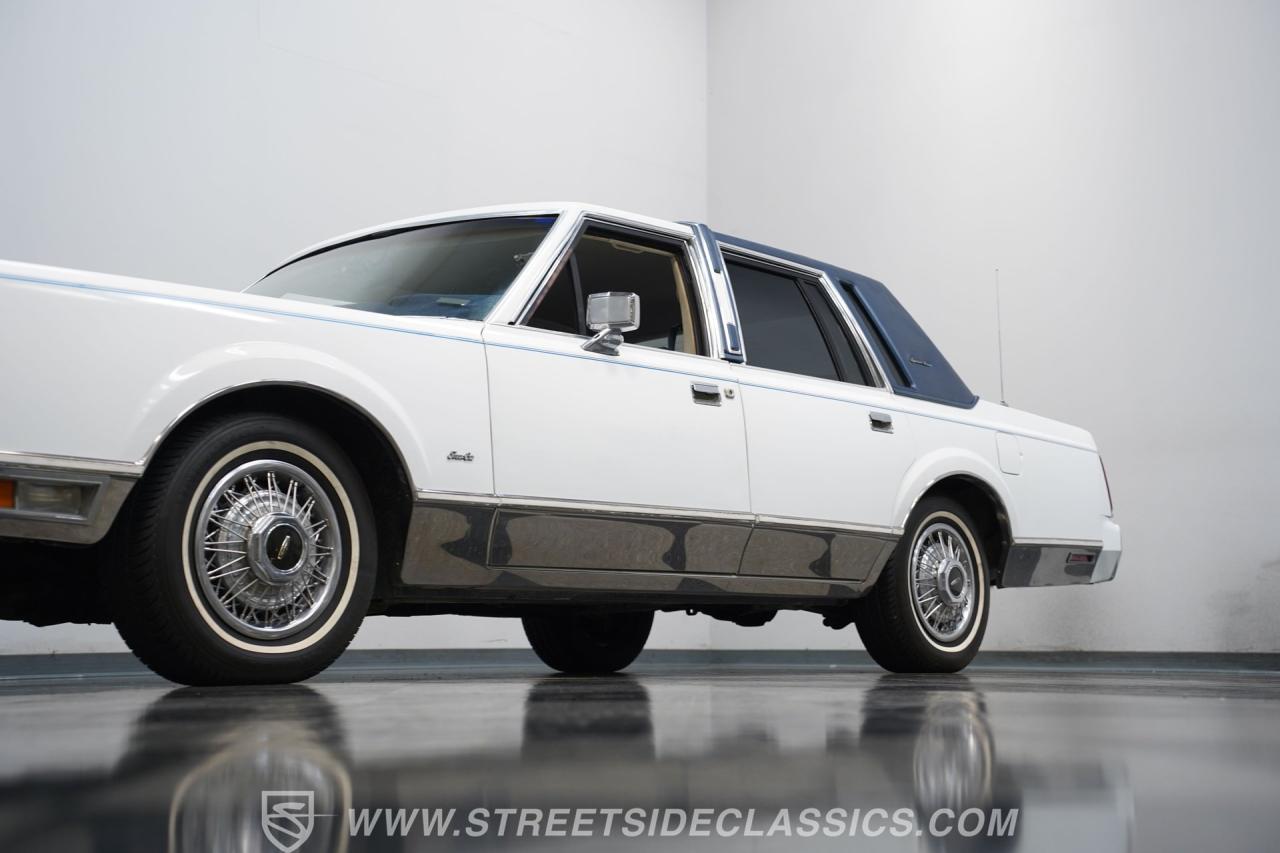 1985 Lincoln Town Car Signature Series