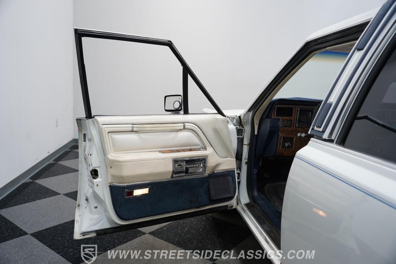1985 Lincoln Town Car Signature Series