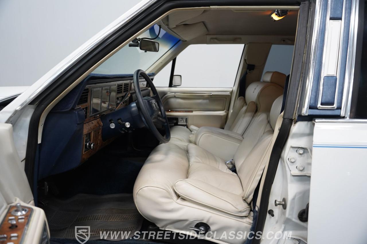 1985 Lincoln Town Car Signature Series