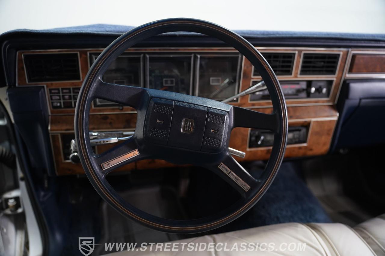 1985 Lincoln Town Car Signature Series
