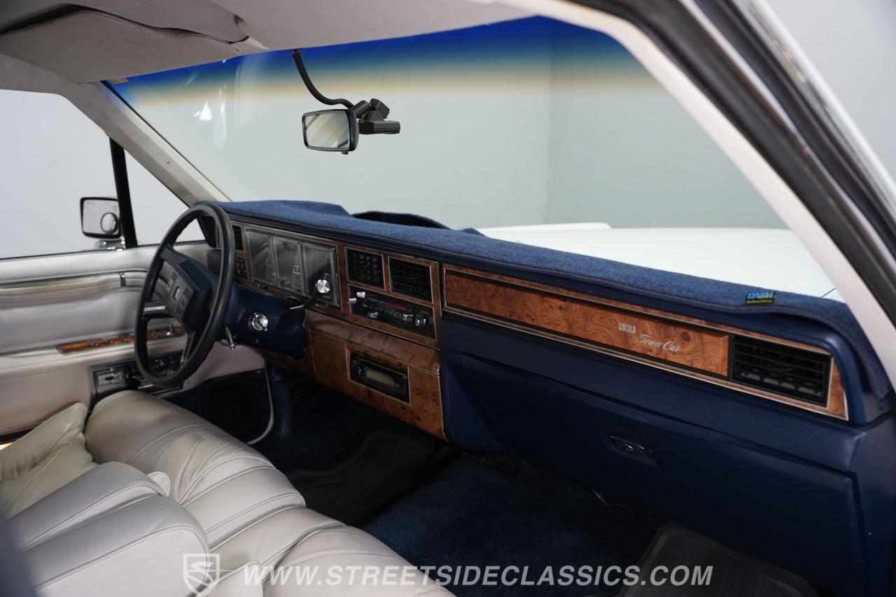 1985 Lincoln Town Car Signature Series