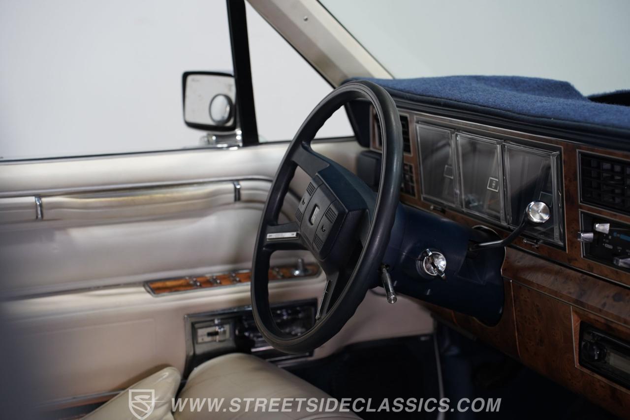 1985 Lincoln Town Car Signature Series