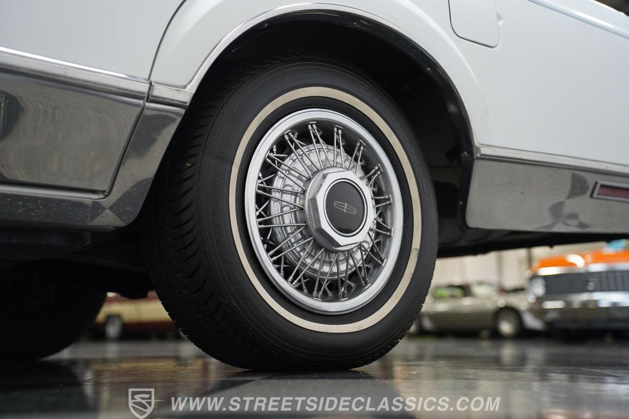 1985 Lincoln Town Car Signature Series
