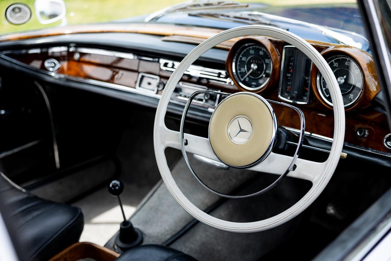1965 Mercedes - Benz 300 SE Coup&eacute;