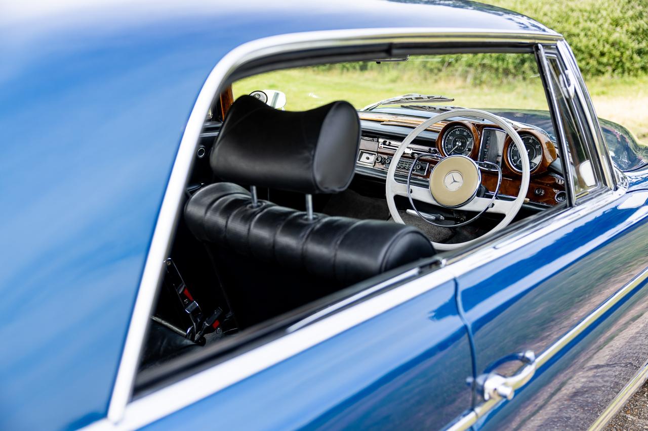 1965 Mercedes - Benz 300 SE Coup&eacute;