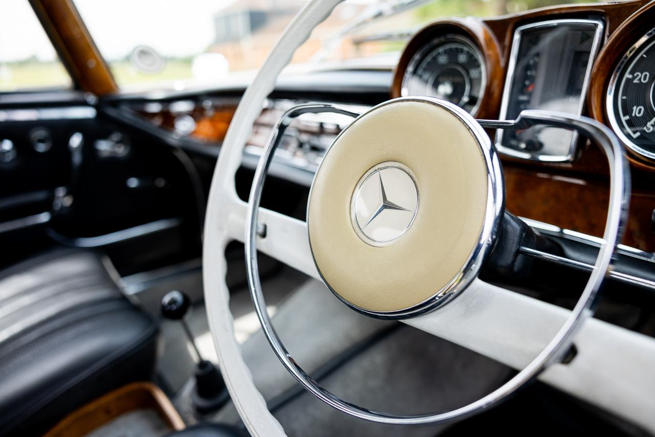 1965 Mercedes - Benz 300 SE Coup&eacute;