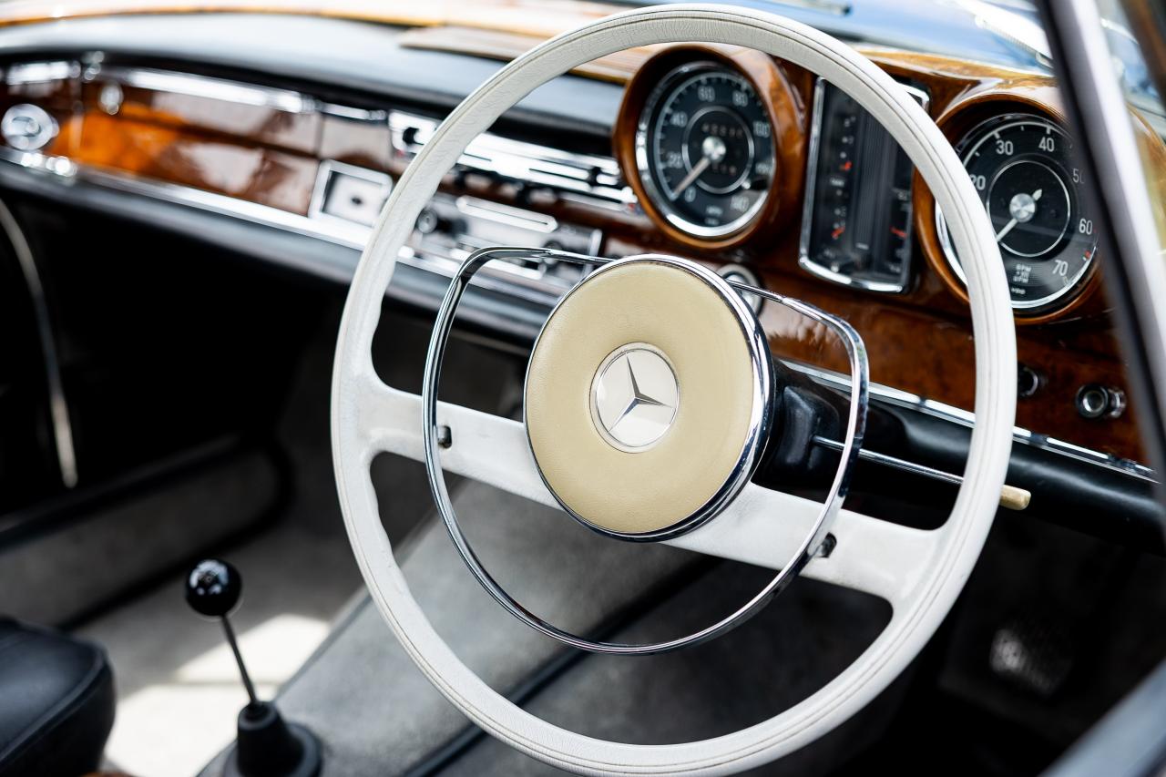1965 Mercedes - Benz 300 SE Coup&eacute;