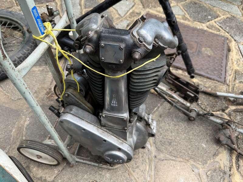 1952 BSA M33