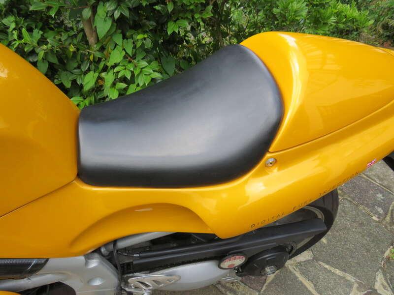 2000 Triumph 955I DAYTONA