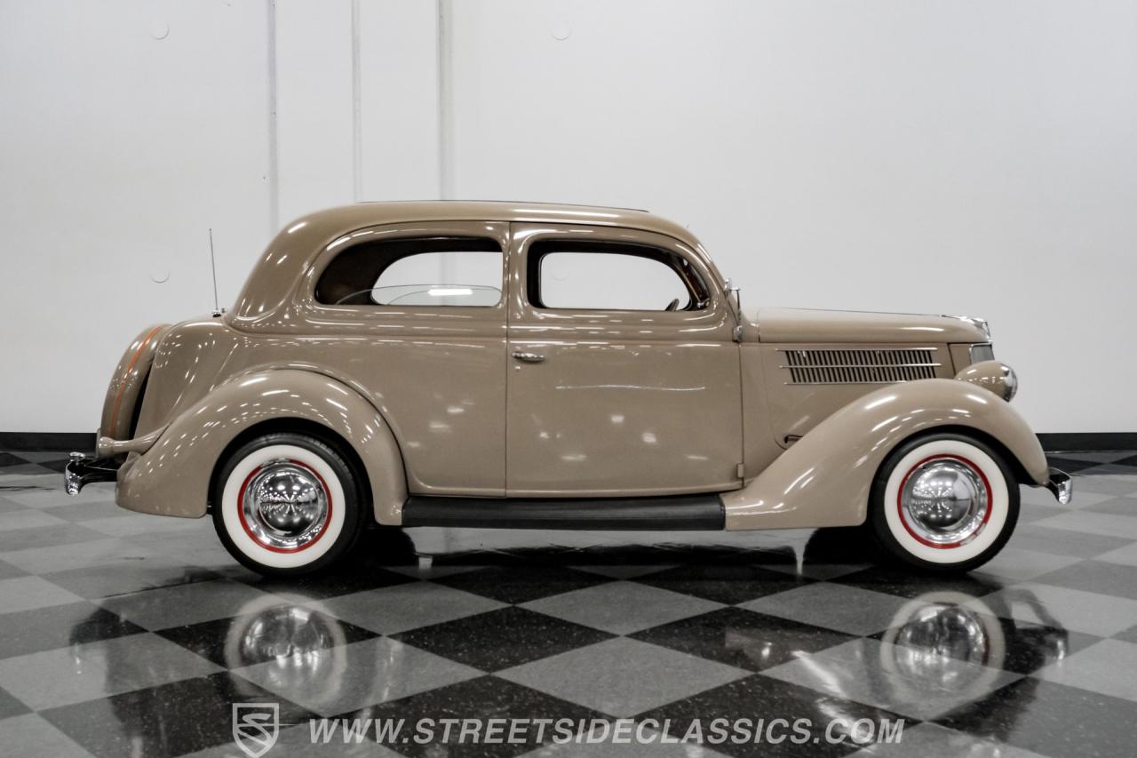 1936 Ford Tudor Sedan Streetrod