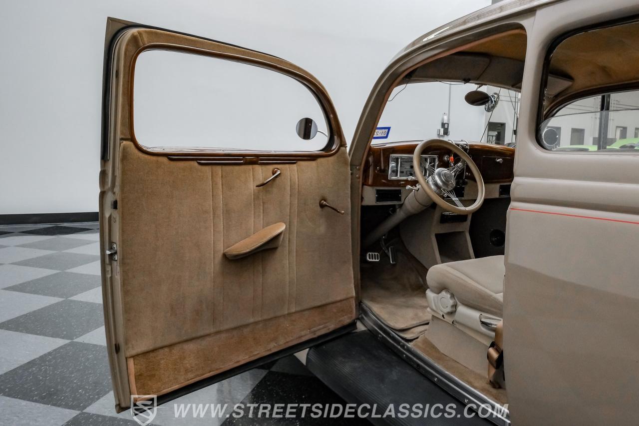 1936 Ford Tudor Sedan Streetrod