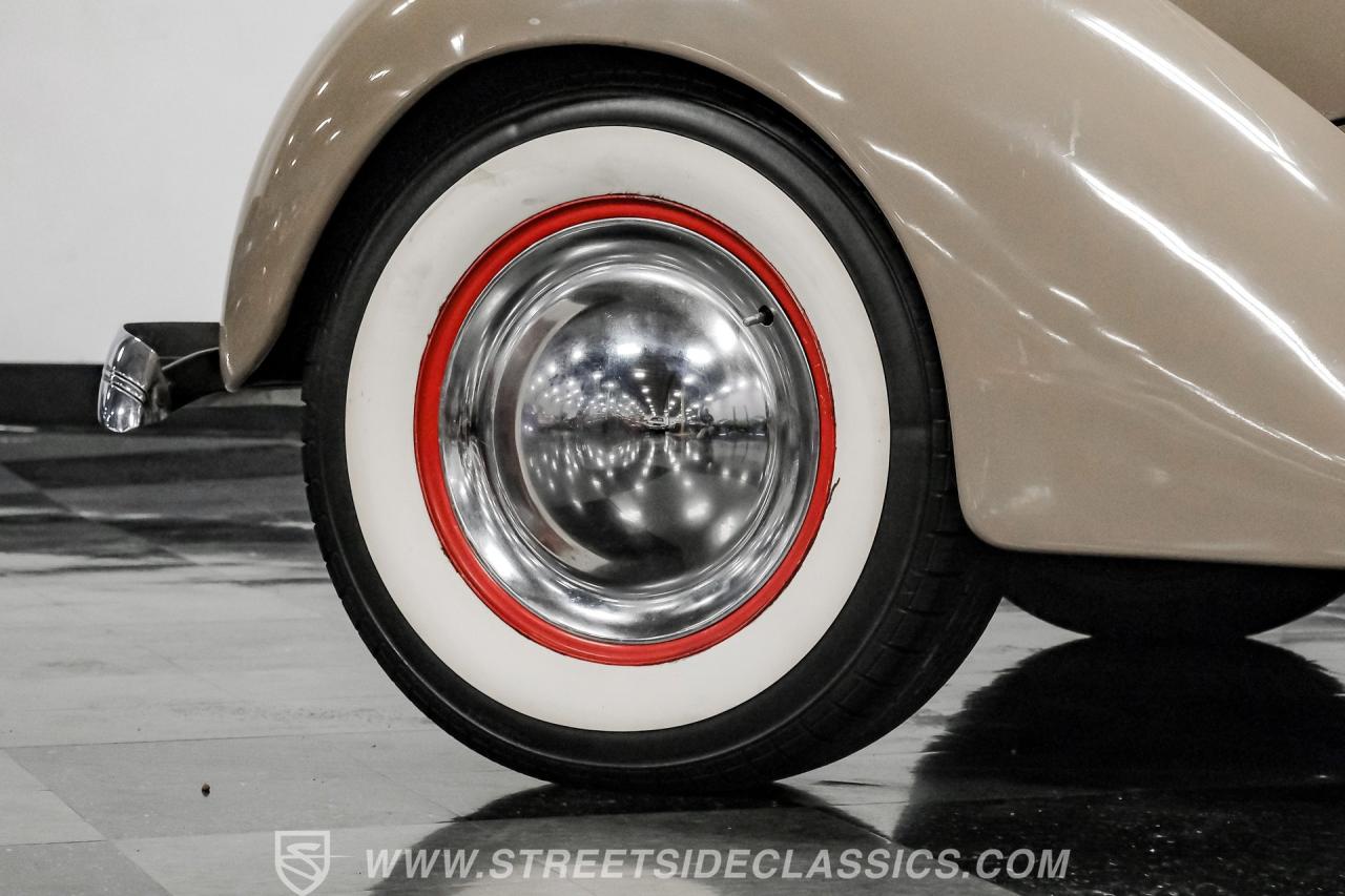 1936 Ford Tudor Sedan Streetrod