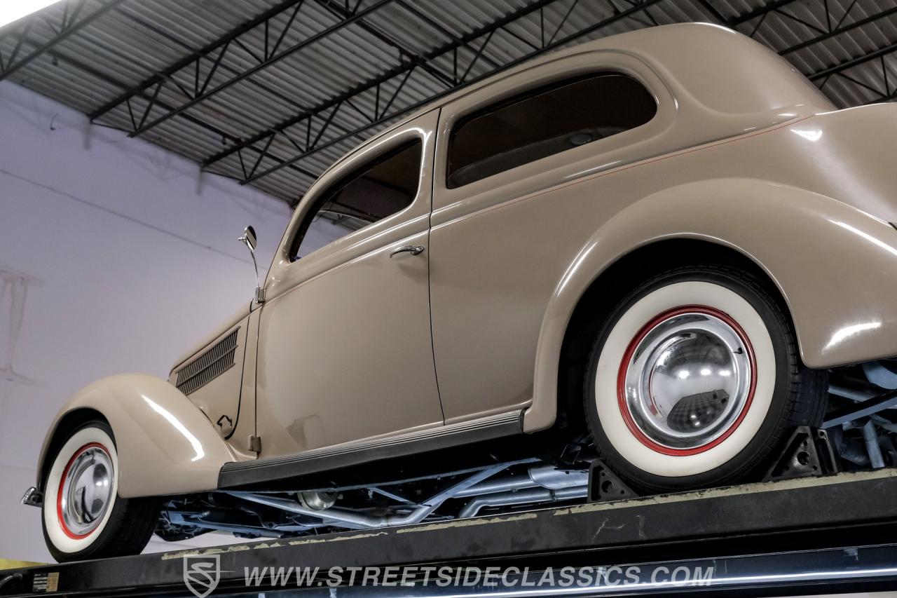 1936 Ford Tudor Sedan Streetrod