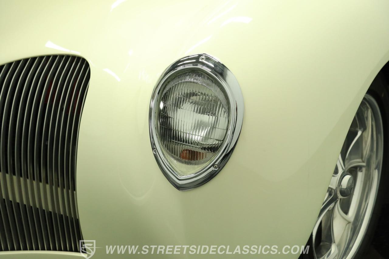 1939 Lincoln Zephyr