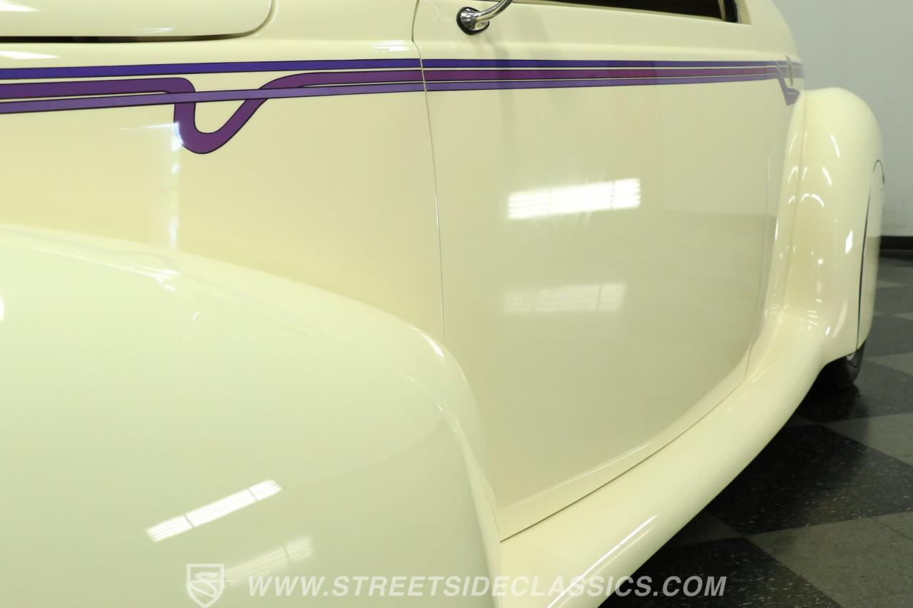 1939 Lincoln Zephyr