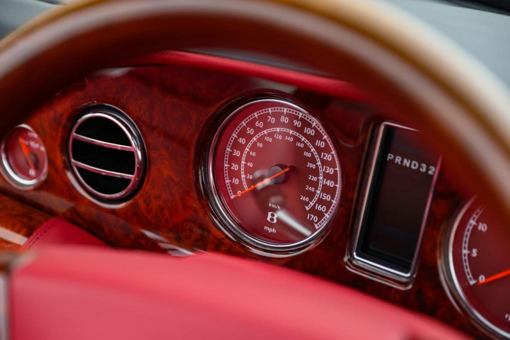 2006 Bentley AZURE