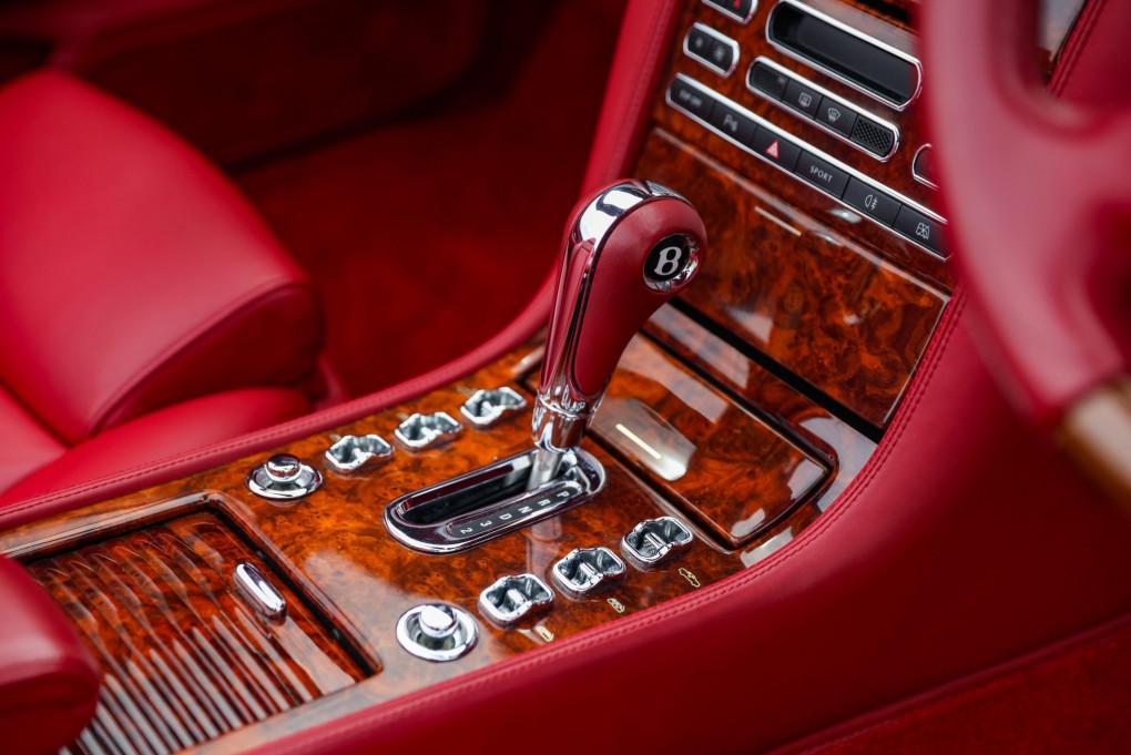 2006 Bentley AZURE