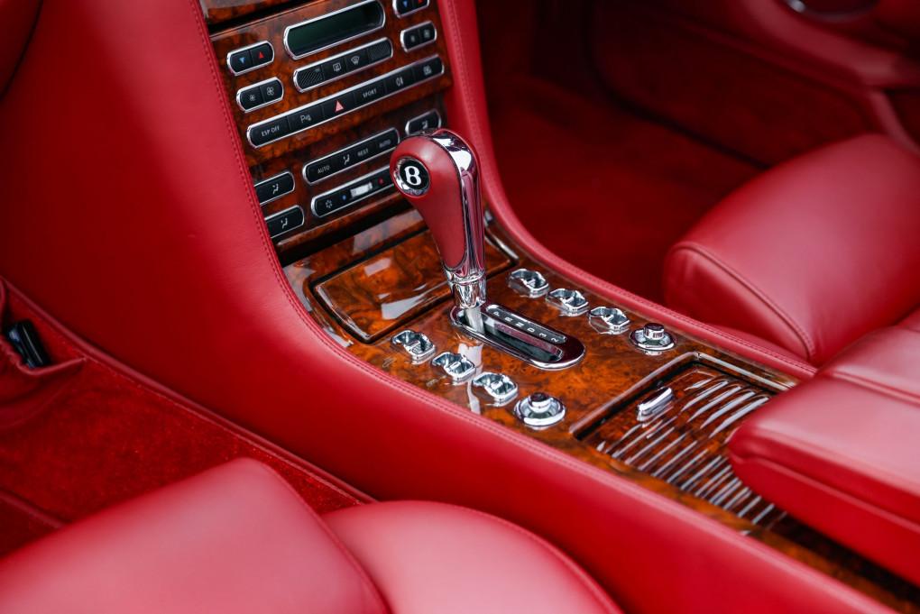 2006 Bentley AZURE