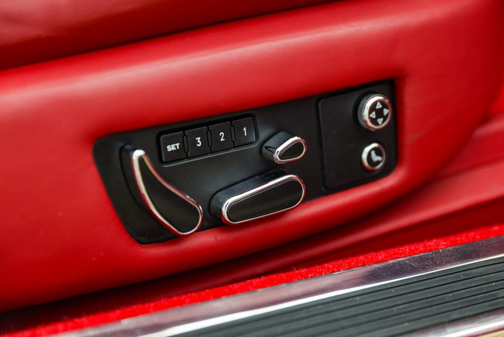 2006 Bentley AZURE
