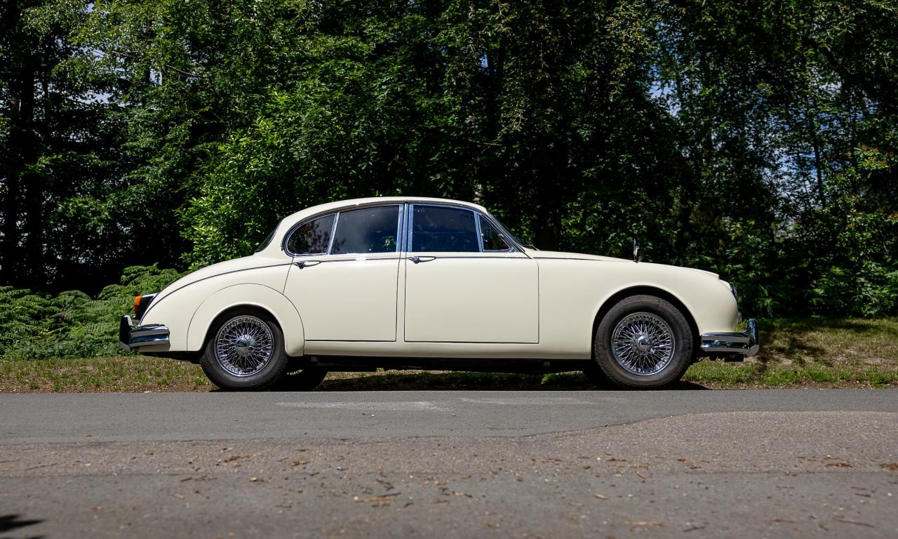 1967 Jaguar Mk. II 2.4 MOD