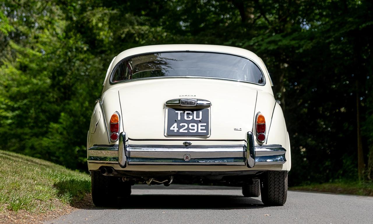 1967 Jaguar Mk. II 2.4 MOD