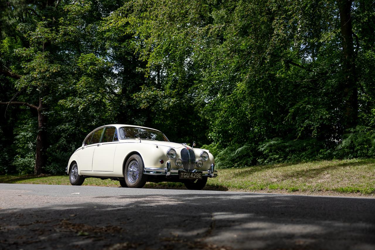 1967 Jaguar Mk. II 2.4 MOD
