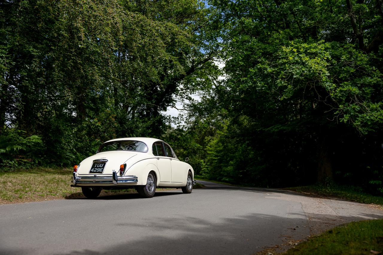 1967 Jaguar Mk. II 2.4 MOD