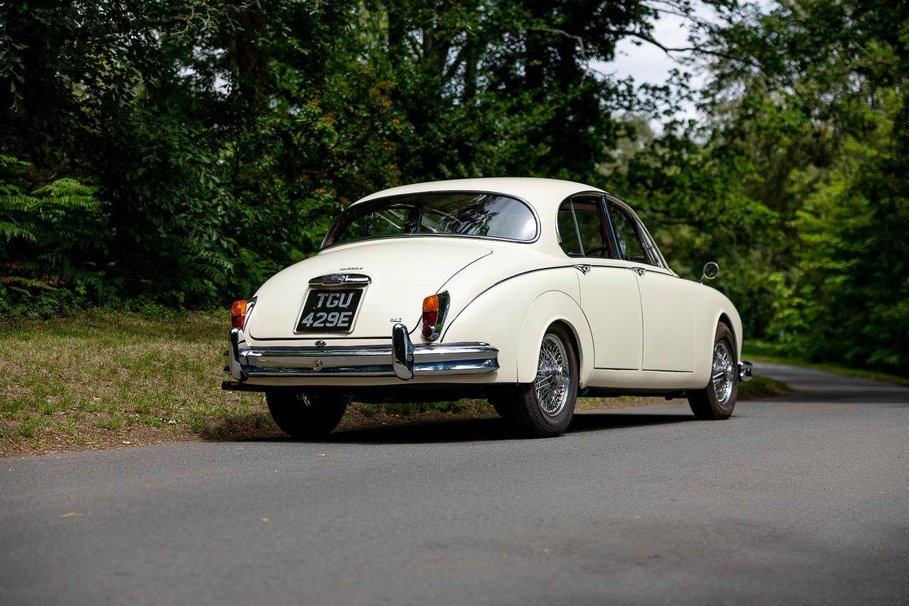 1967 Jaguar Mk. II 2.4 MOD