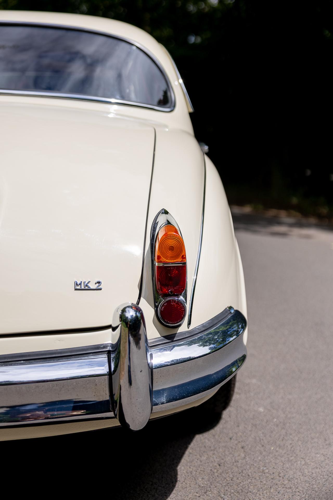 1967 Jaguar Mk. II 2.4 MOD